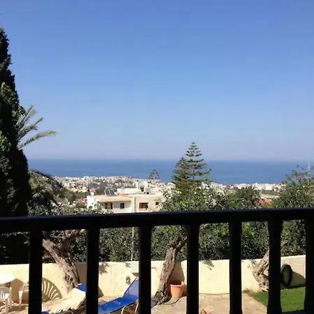Sea View In A Great Location!! شقة