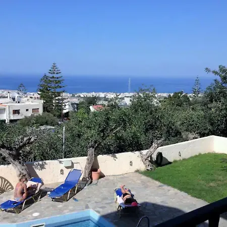 Sea View In A Great Location!! شقة